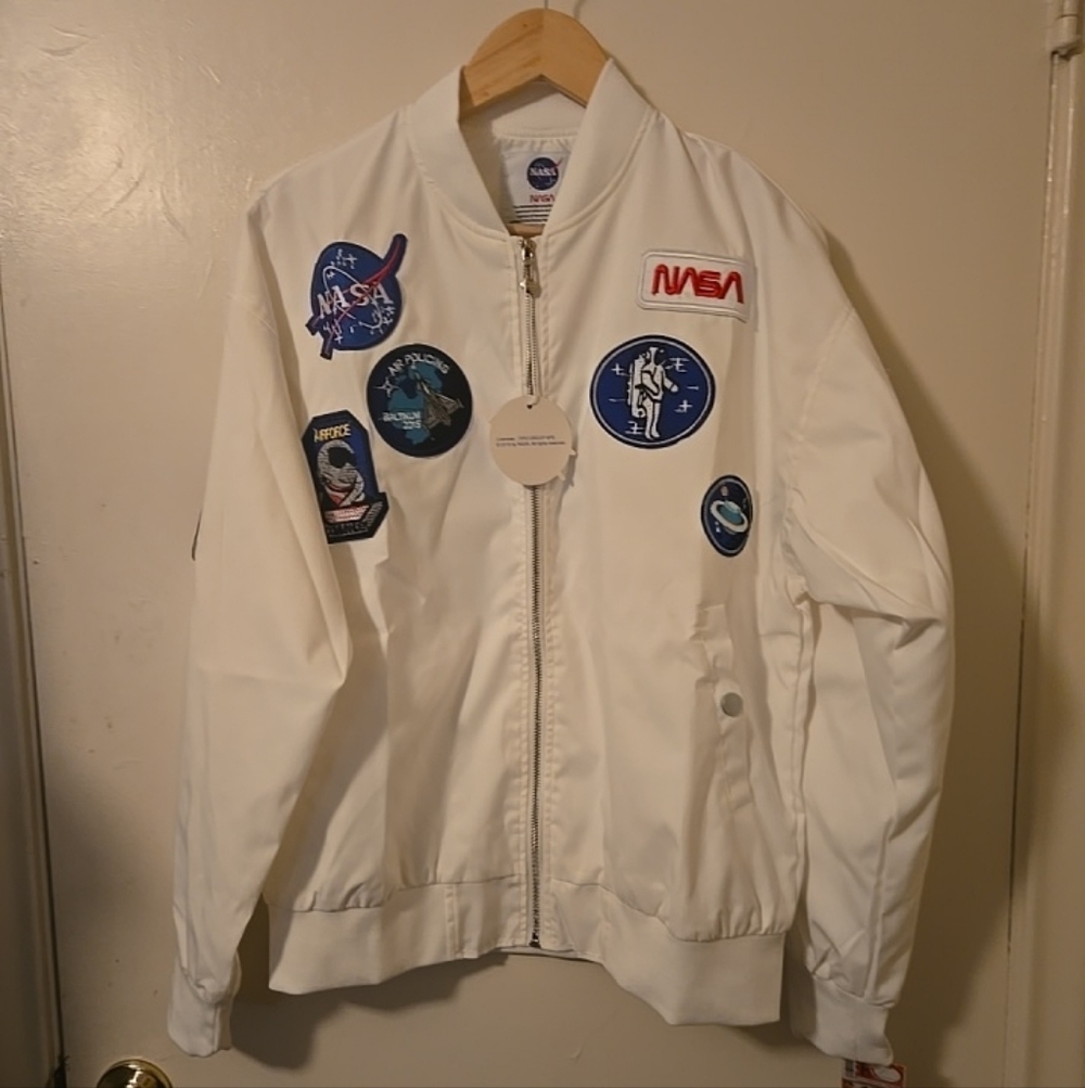 NASA White Bomber Jacket Mens Suze Small With Patches NWT